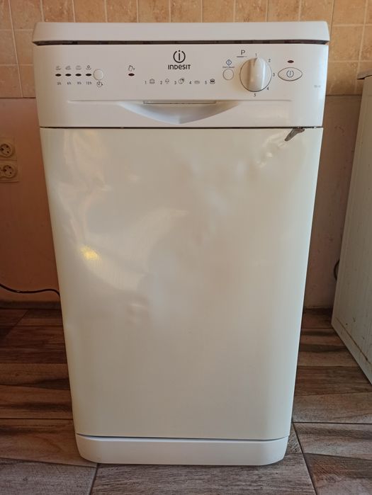 Посудомийна машина indesit IDL 42