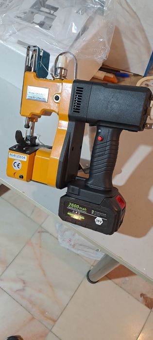 PROMOÇÃO.     Máquina  de Coser Sacos