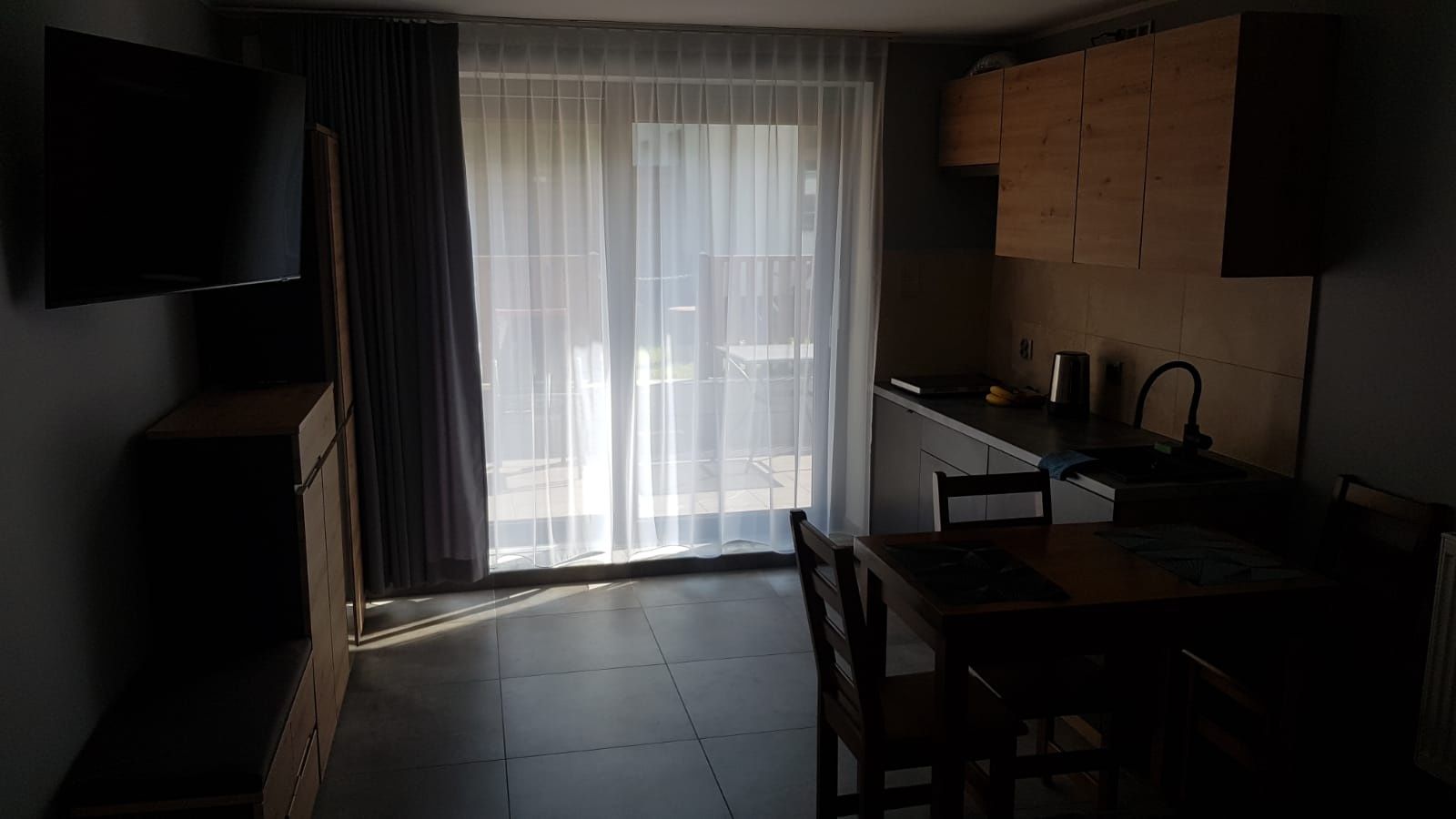 Pokój studio z aneksem, tarasem 100 m plaża wolny od 01.07 do 06.07