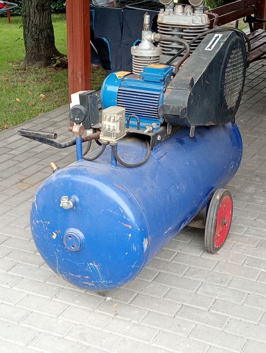 Sprężarka 300L .