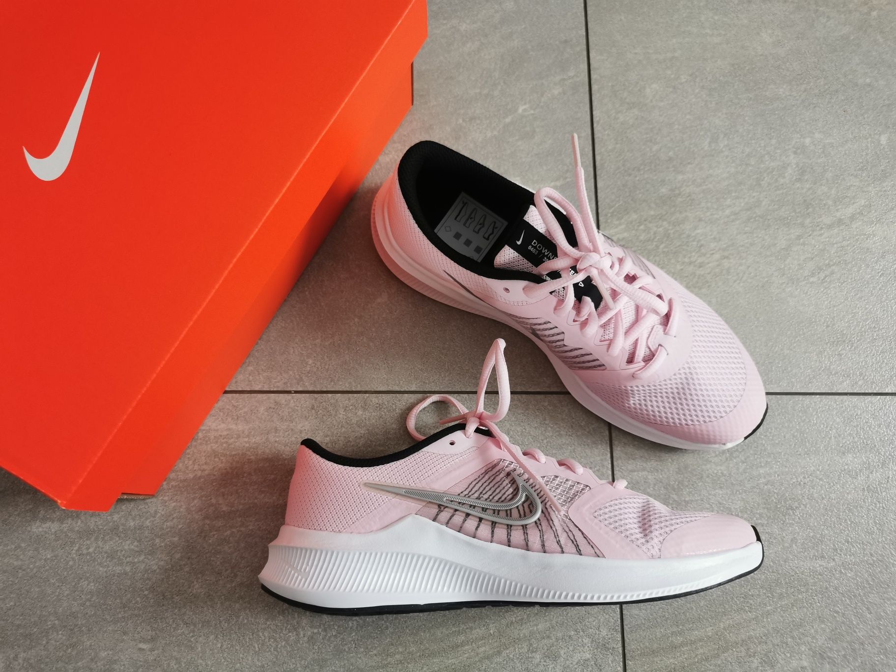 Nowe NIKE buty sportowe 36 36.5 sneakersy damskie dziewczęce różowe