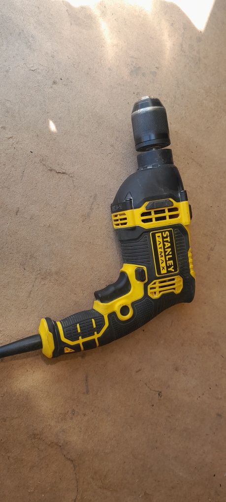 Furadeira e aparafusadora Stanley