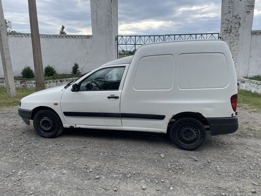 Продам авто Seat inca