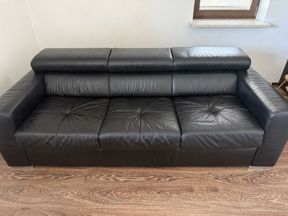 Skórzana kanapa rozkładana z 2 pufami Góralczyk meble