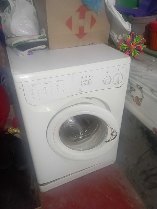 Пральна машина Indesit W43T Б/у