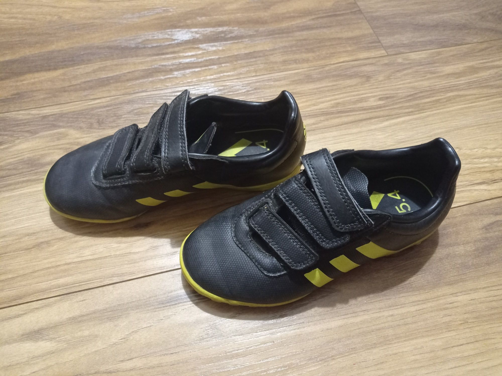 Korki buty do piłki nożnej adidas rozmiar 33