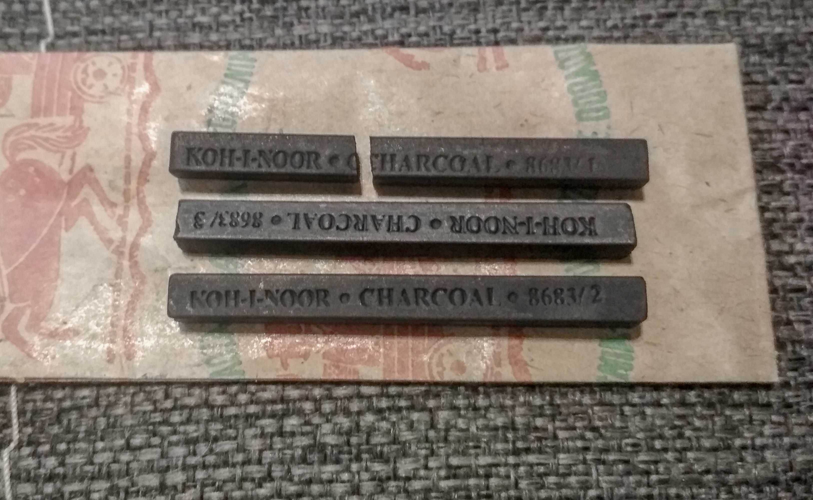 3 węgle prasowane w sztyfcie Koh-i-Noor (8683/1-3)