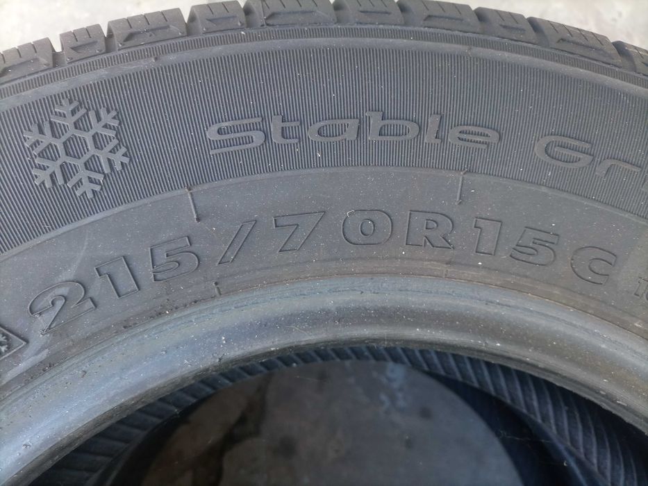 Opony do busa wzmacniane c