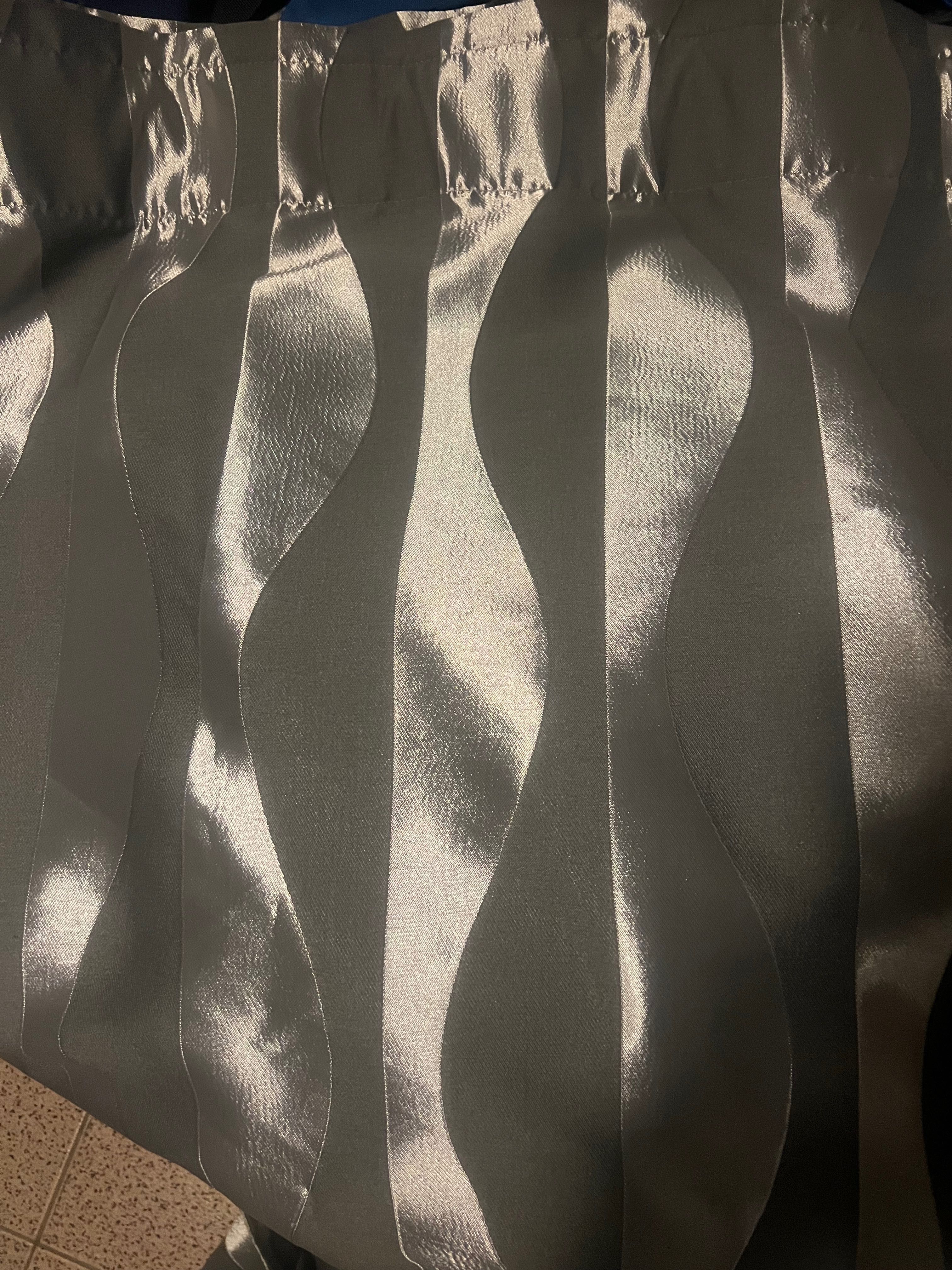 2 pares de cortinados comprados no Ikea +
Oferta de 2 varões em inox