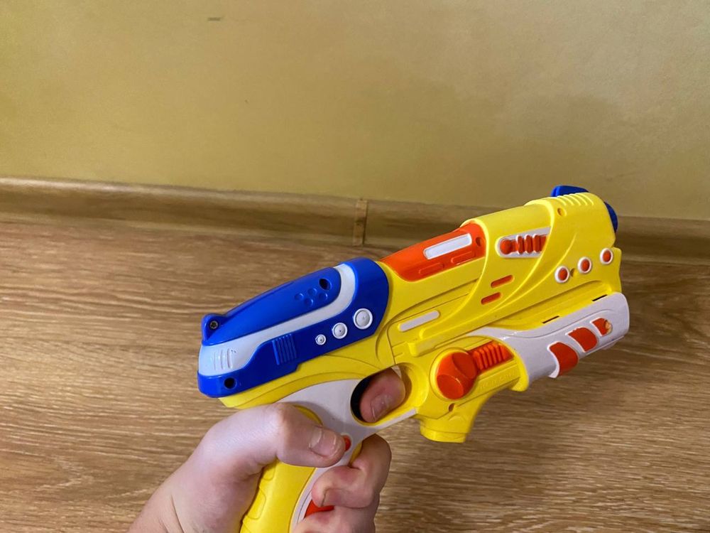 Пистолет Nerf