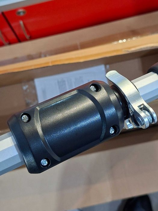 Nowe nożyce akumulatorowe Baricus PLYL-113 na wysięgniku teleskopowe