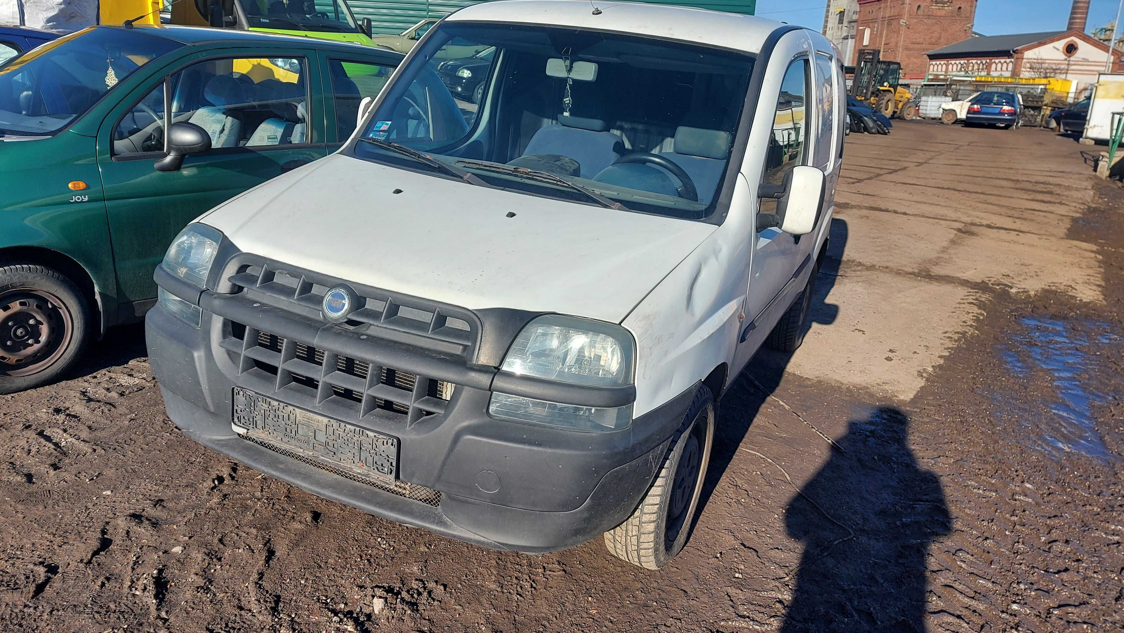 Fiat Doblo 2003' zderzak przedni FV części/transport/dostawa