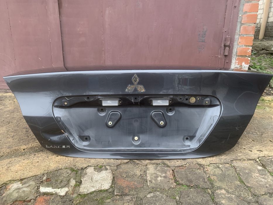 Кришка багажника лансер 9