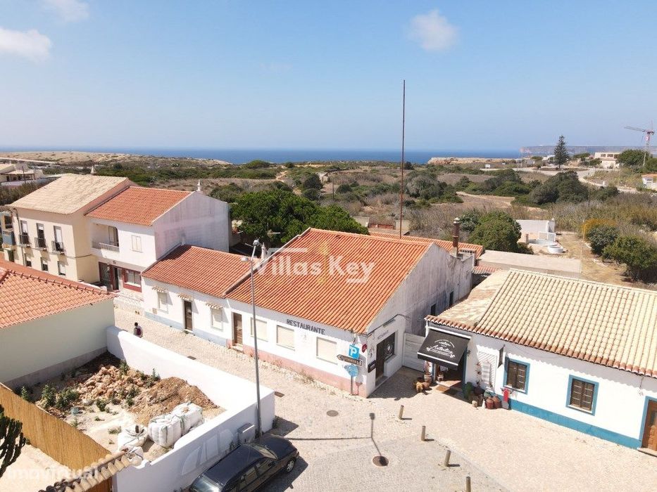 Casa com Espaço Comercial para venda em Sagres