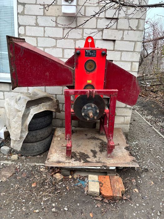 Измельчитель веток-Подрібнювач гілок ARPAL АМ-140ТР