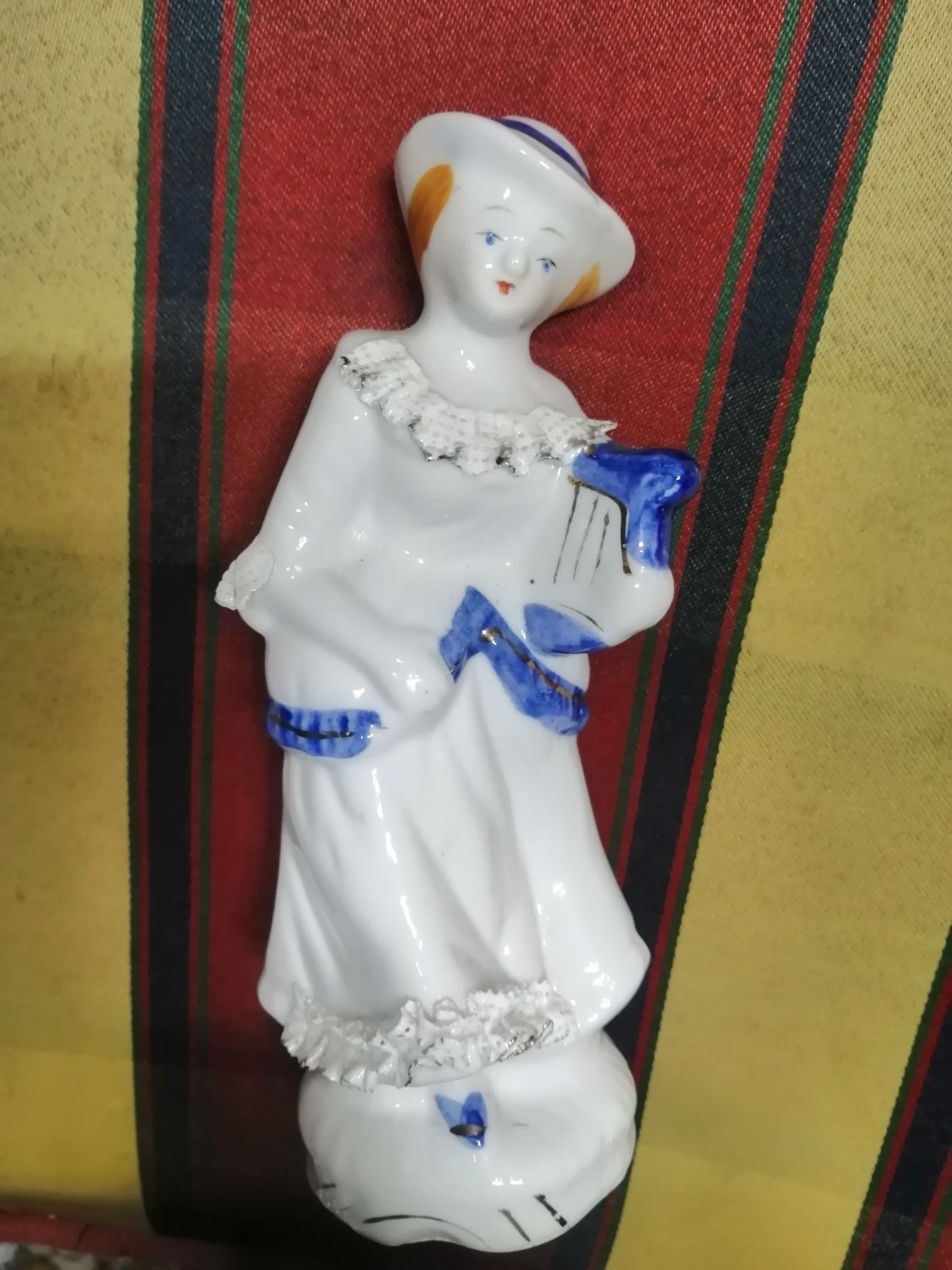 Estátua porcelana