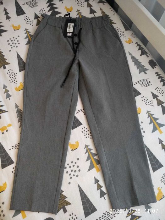 Штани різні  жіночі.