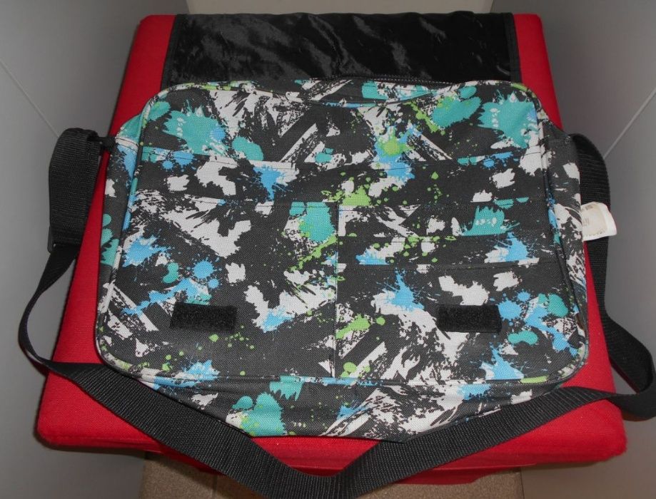 Saco pasta, perfeito para atividades estudantis.