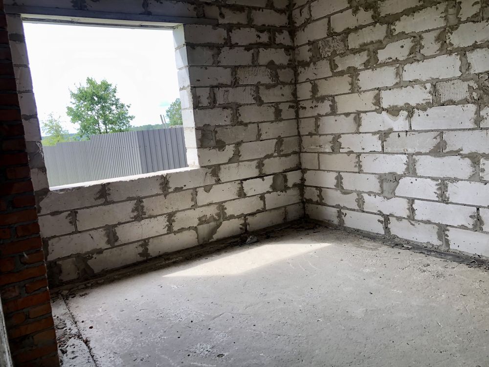 Будинок 160кв.м. + 10сот з комунікаціями