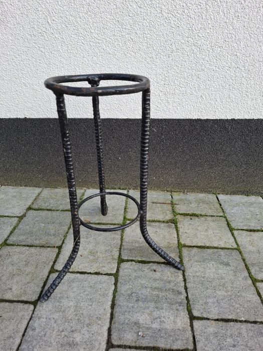 Kwietniki metalowy na doniczkę wazon solidny