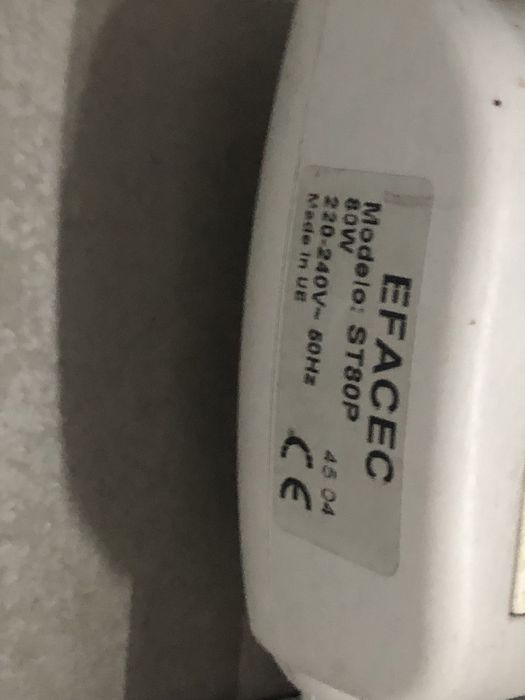 Toalheiro elétrico de pé Efacec