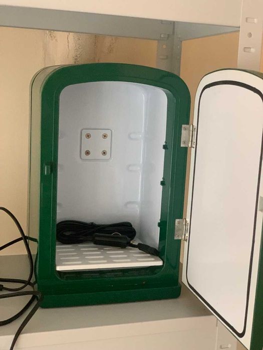 Автомобильный холодильник (Автохолодильник)