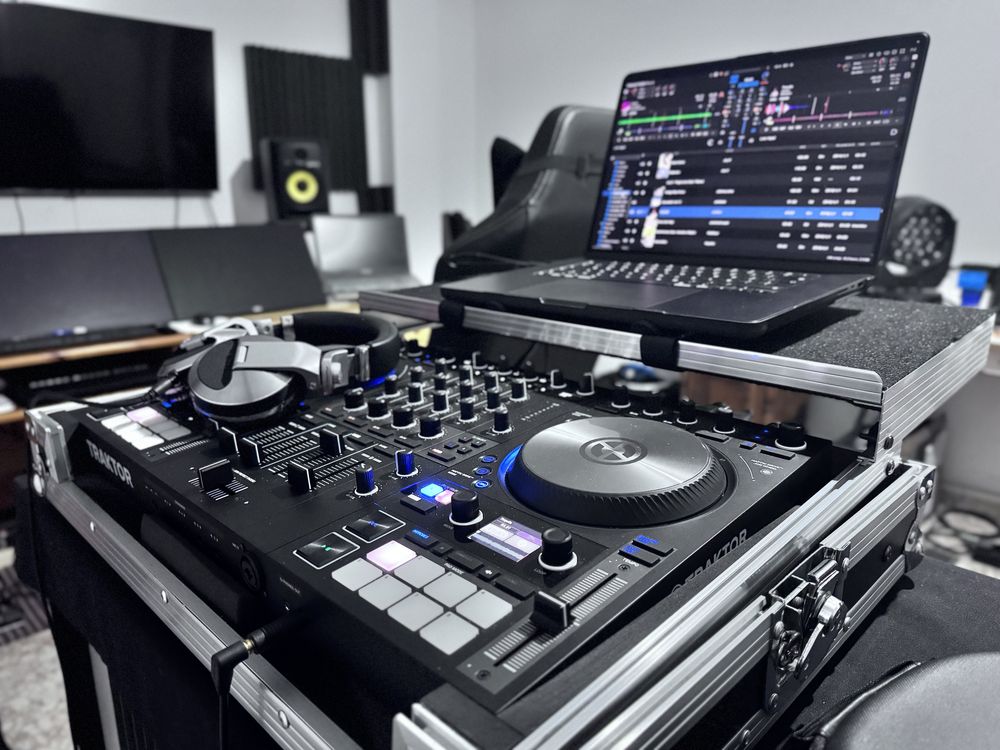 Traktor S4 MK3 com pouco uso