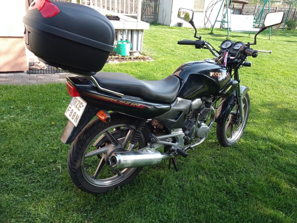 Motocykl Honda CBZ 125 F