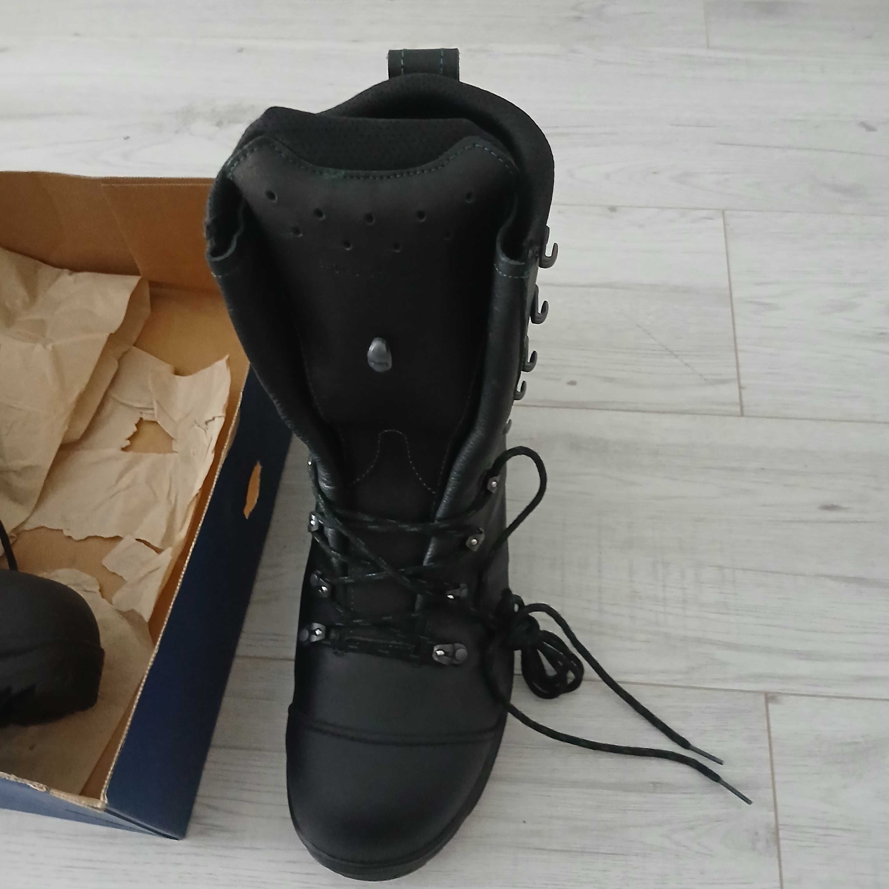 Buty  antyprzecięciowe haix 46