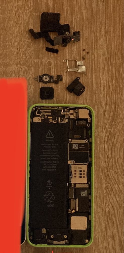 Продам IPHONE 5C 8Gb на запчастини