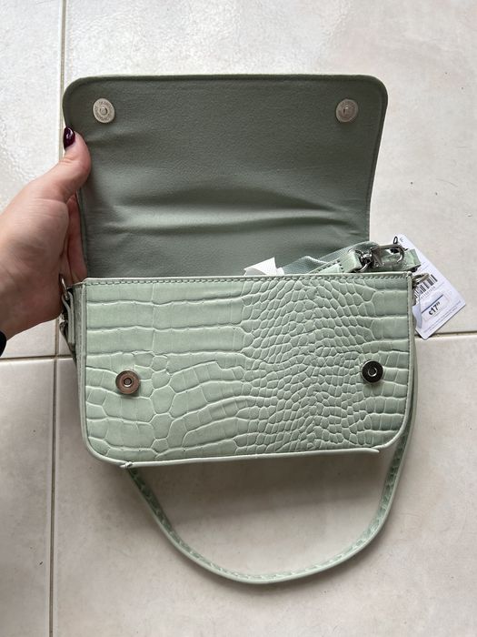 Mala Stradivarius Verde Pastel
