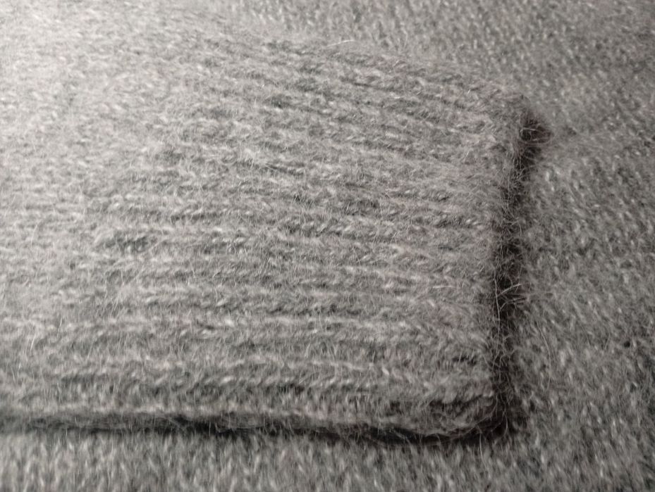 Светрик  H&M вільного крою з натуральної альпаки та вовни