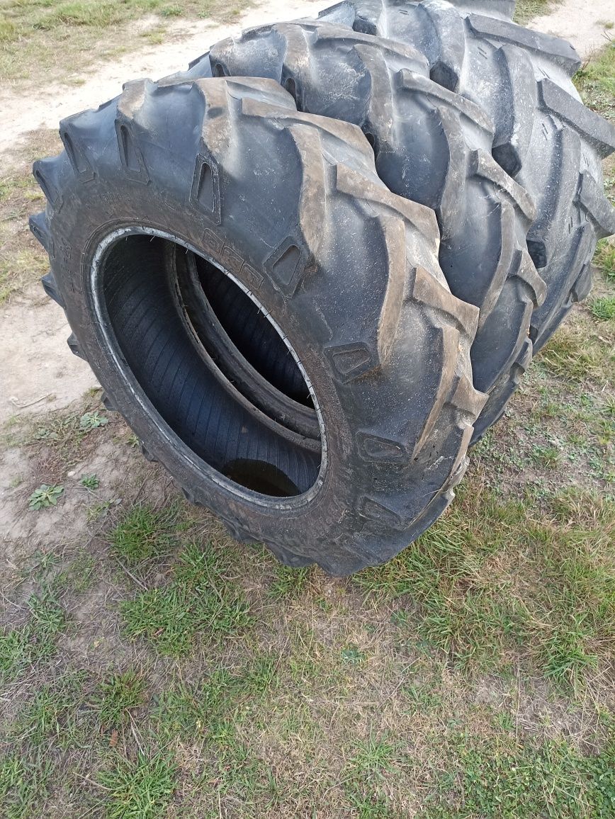 Para opony zachodnie 11.2 R - 24 zdrowe 280/85