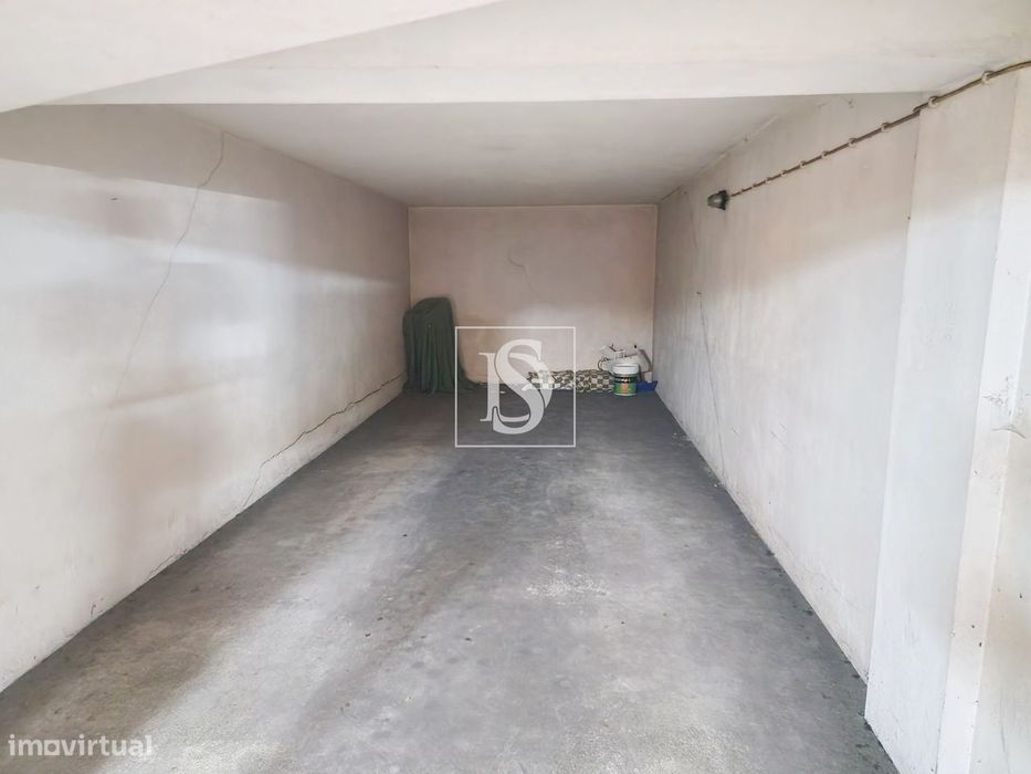 Garagem Fechada - Cento Póvoa de Varzim