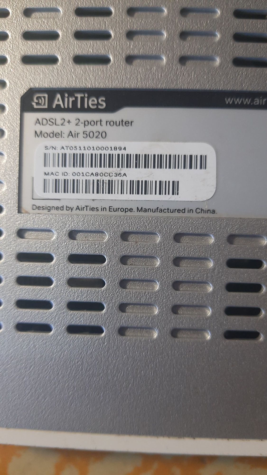 Роутери  TP- Link та AirTies.