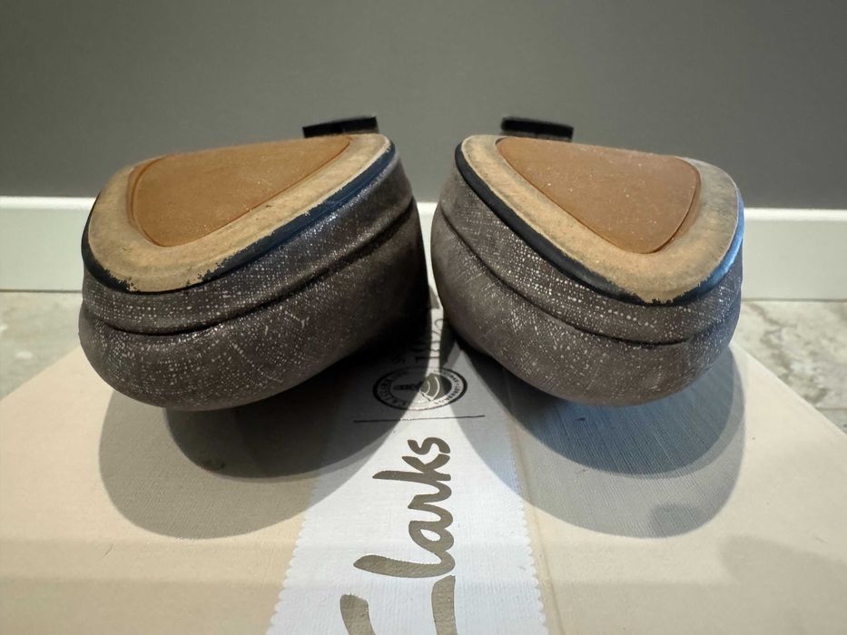 Туфлі жіночі Clarks сірі 41,5 розмір