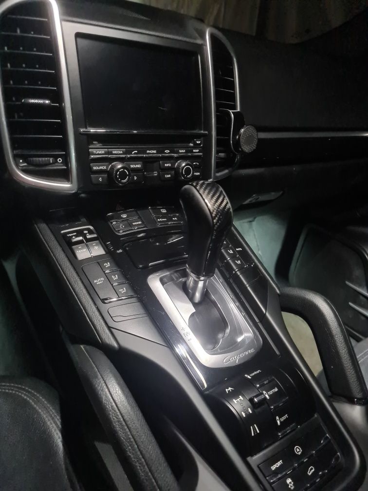 Porsche cayenne 3.0D ate final do mês