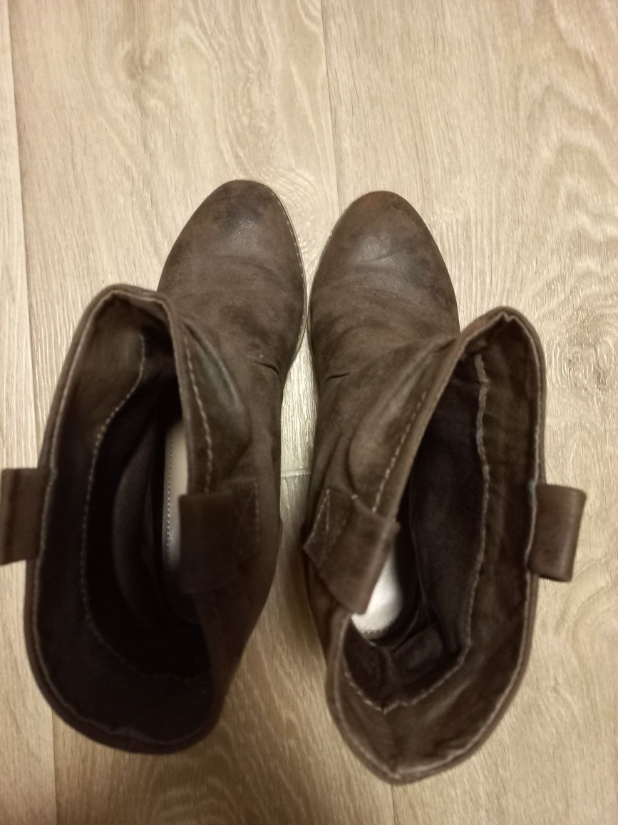 Осінні чоботи (ботинки)