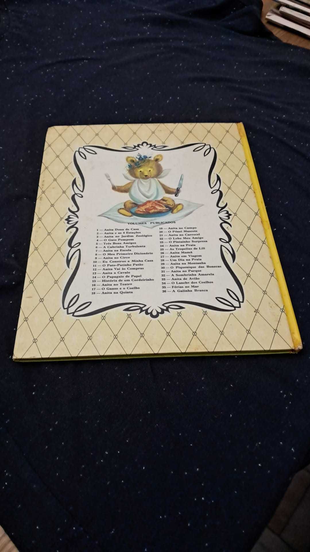 Livro Infantil " A Galinha Branca" - Volume 36