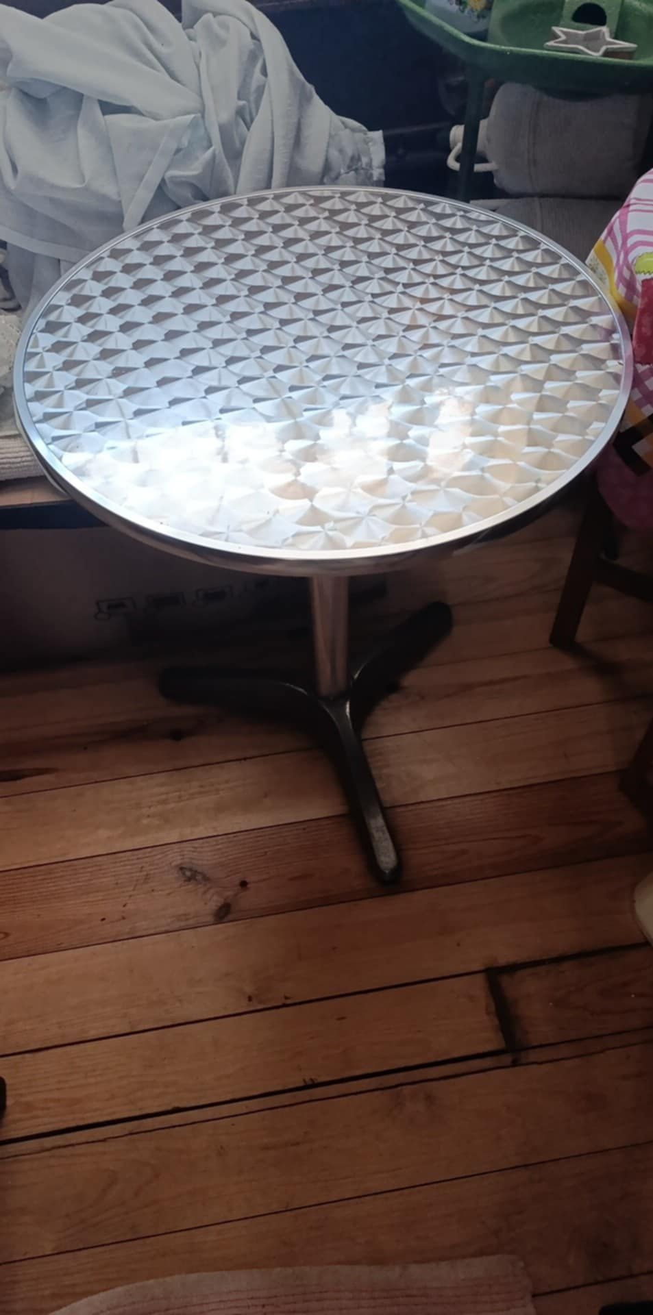 Mesas de apoio prateadas