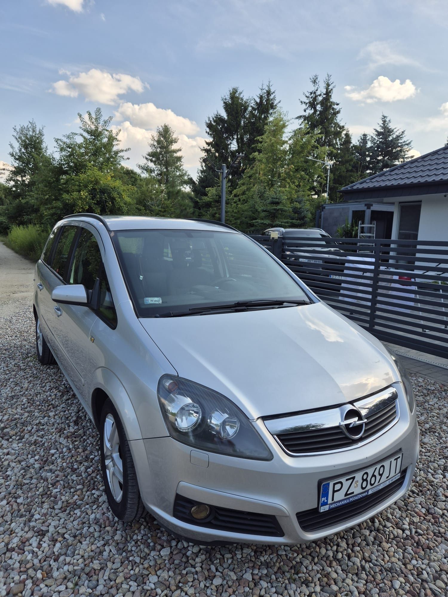 Sprzedam Opel Zafira b 7osobowy-klima