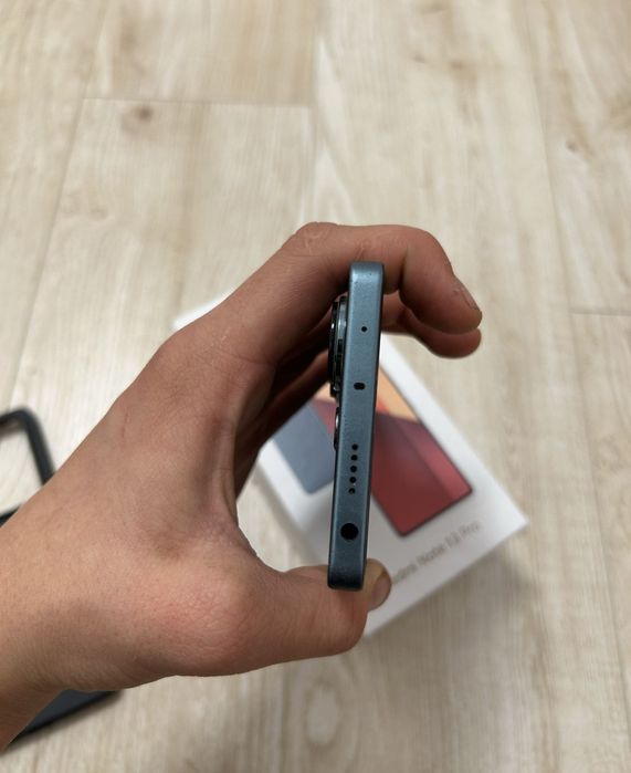 продам телефон Redmi note 13 pro