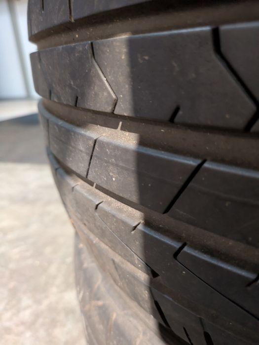 Jantes 17" originais VW — 7.5x17 H2 ET* com pneus Hankook quase novos