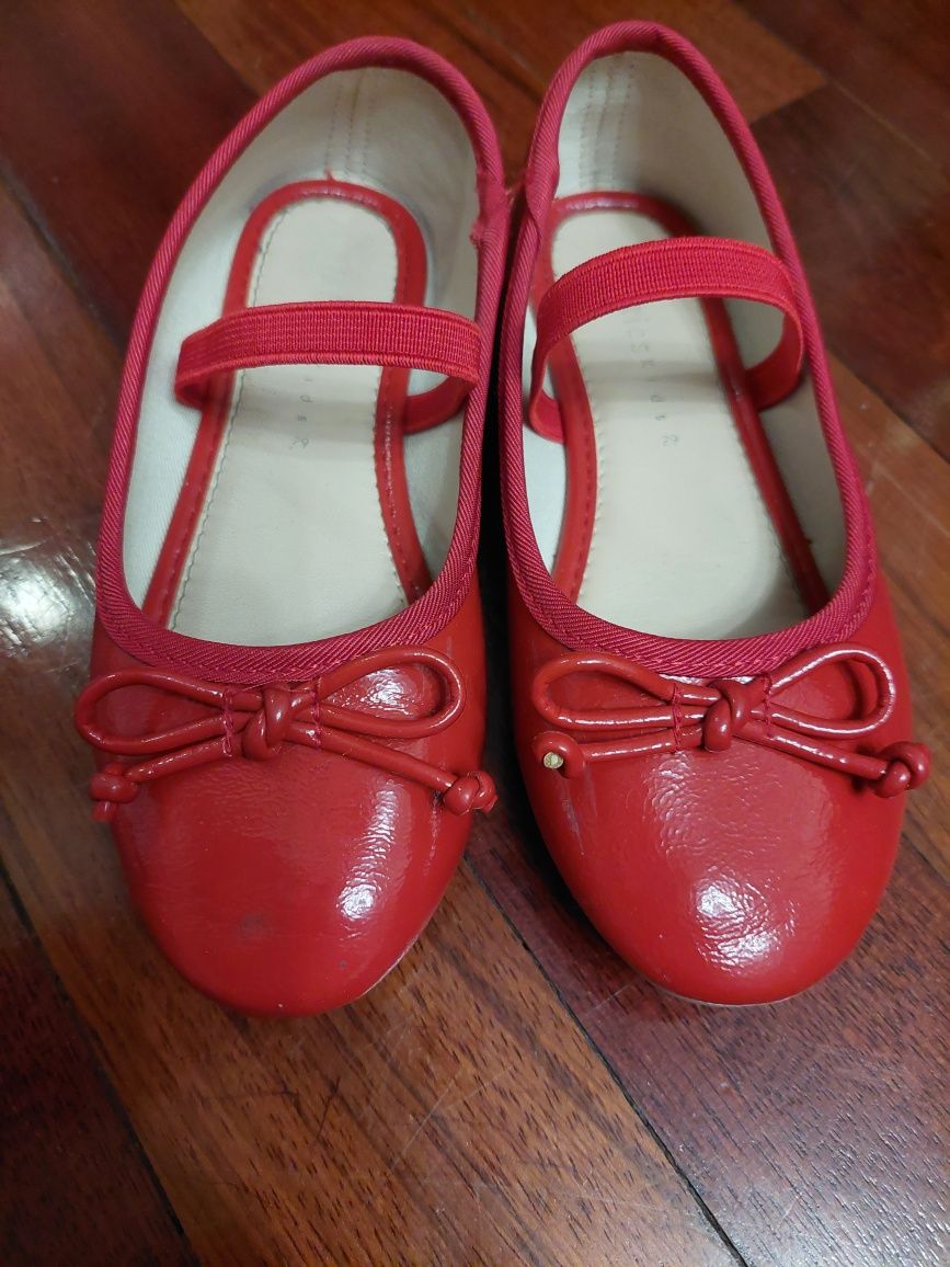 Sapatos Vermelhos Menina