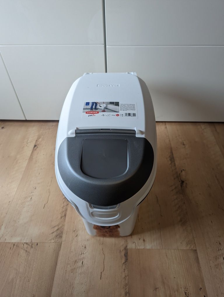 CURVER Pojemnik na karmę dla psa 6kg 15l