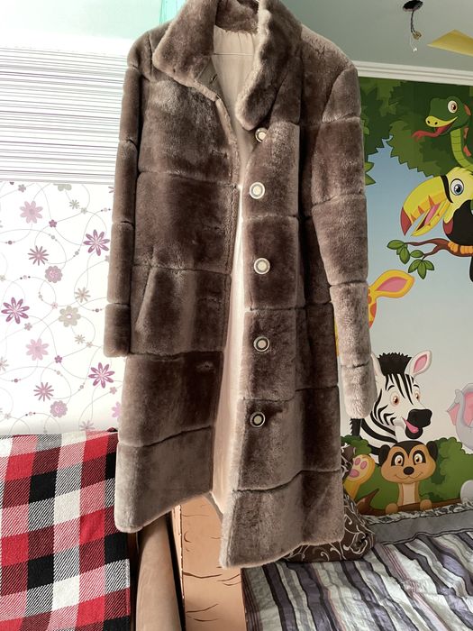 Шуба натуральне хутро мутон