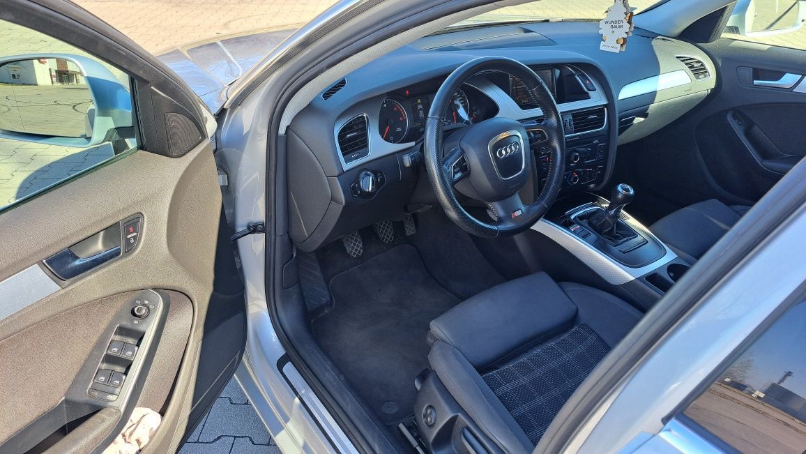 Audi A4 B8 Avant 2.0 tdi Manual