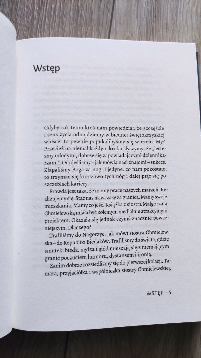Sposób na cholernie szczęśliwe życie książka siostra Chmielewska
Autor