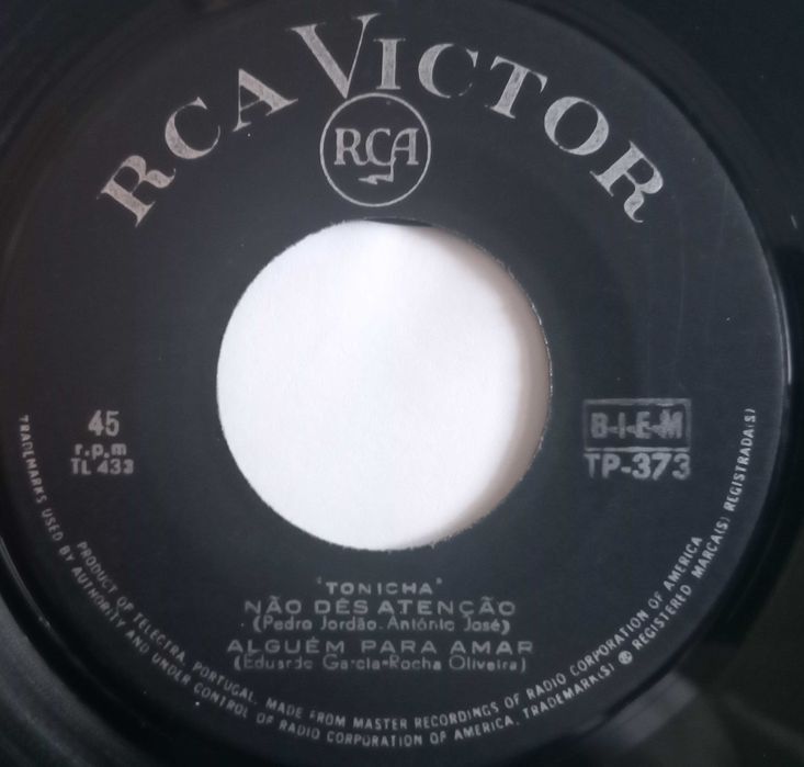 Tonicha	- - - - -	Fui Ter Com a Madrugada	- - - - -	EP