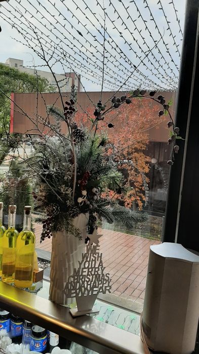 Декоратор оформление витрин и фотозоны